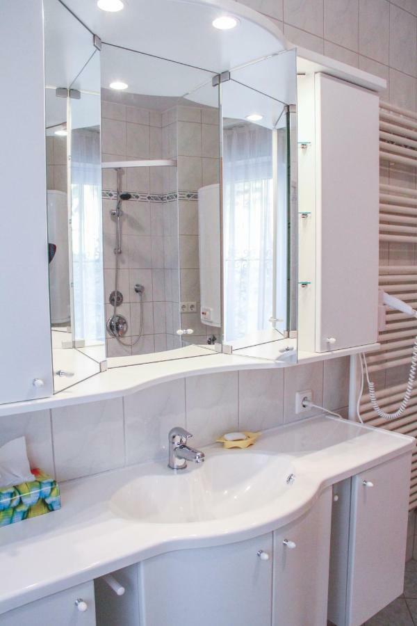 Haus Lenz Ferienwohnungen - Fam Ostermann Пухберг-ам-Шнеберг Экстерьер фото